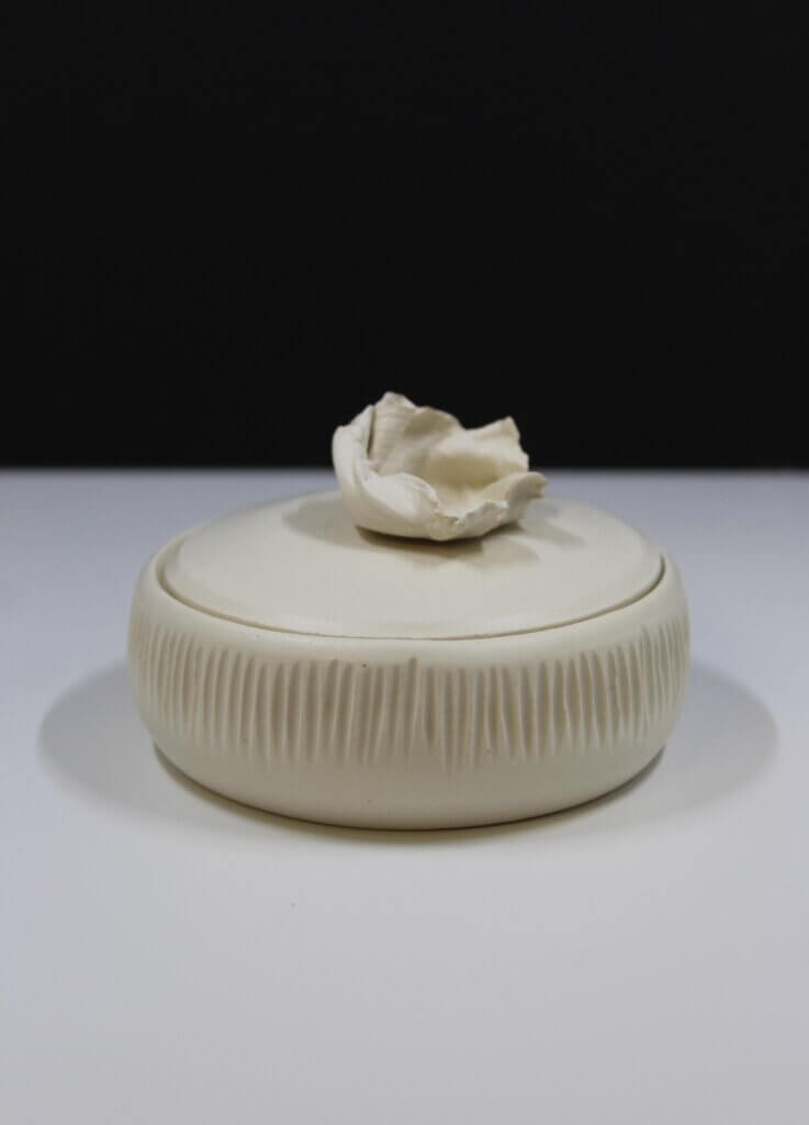 Boîte céramique artisanale - texture rainurée